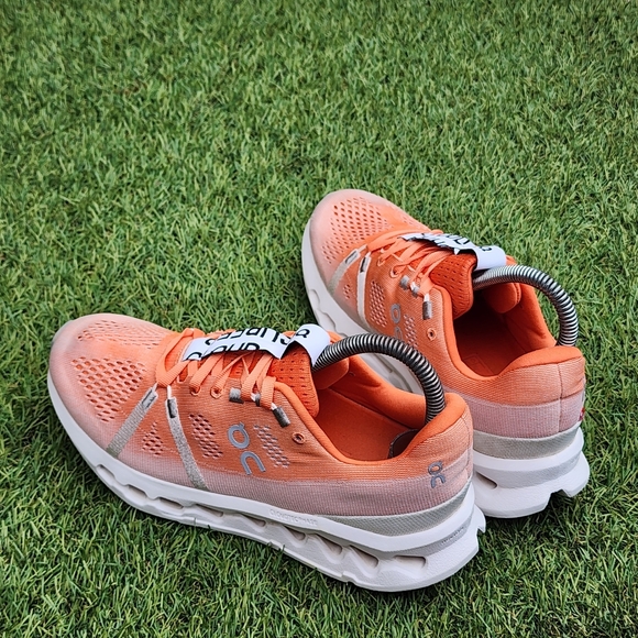 ON CLOUDSURFER - Womens Sneakers - SIZE 7.5 - Picture 4 of 9